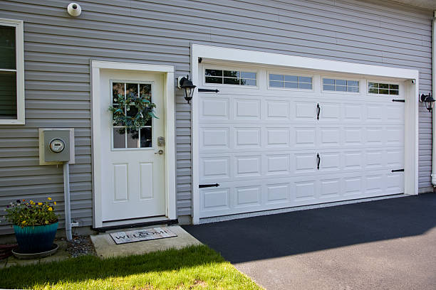 24/7 Emergency Garage Door Panel Replacement experts in Niwot, CO